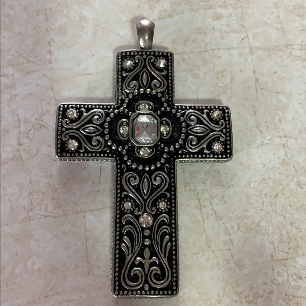 Elegant Silver Cross Pendant Necklace